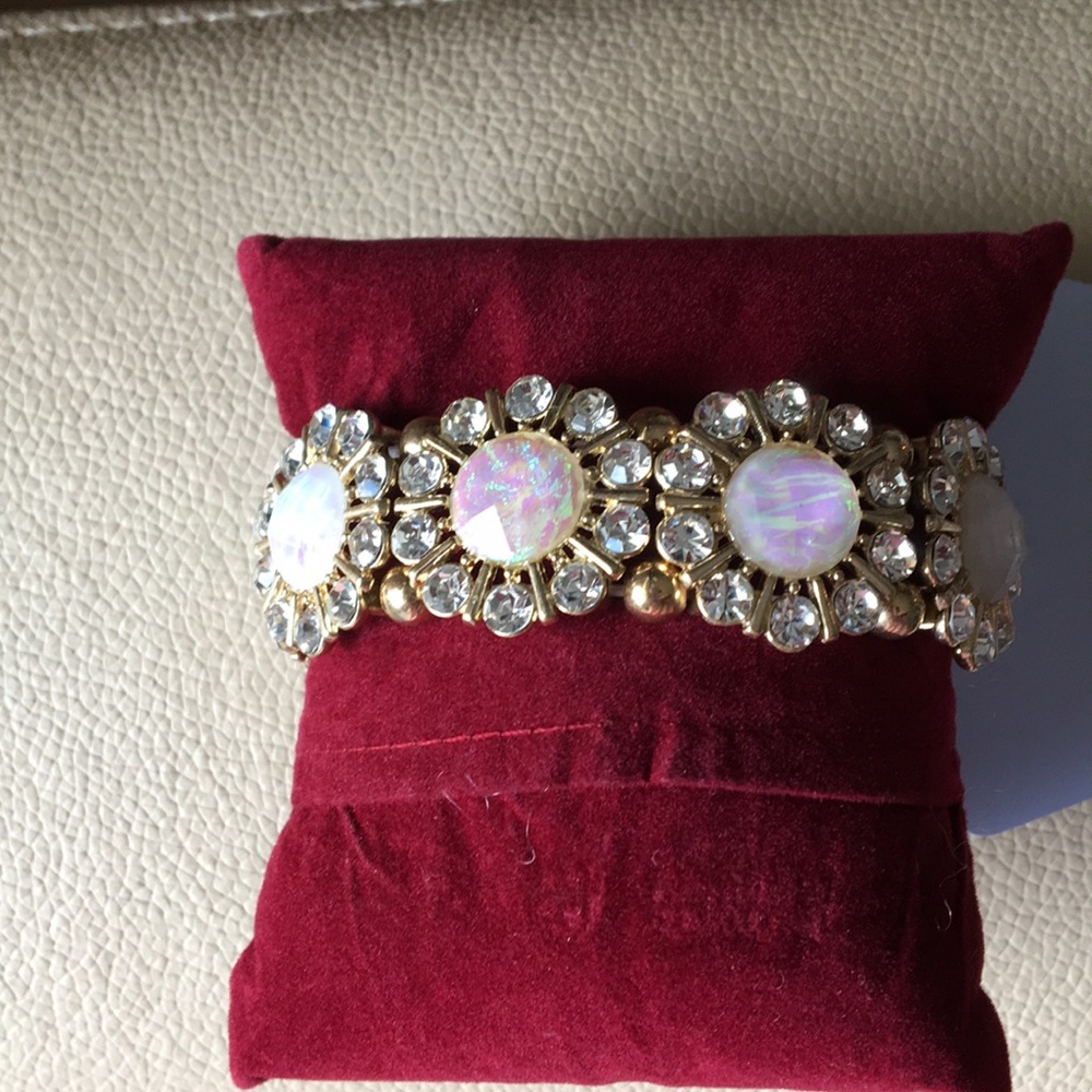 New Badgley Mischka Iridescent & Crystal Stones 💎Host pick💎